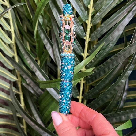 Sea Turtle Hand-Made Custom Beaded Pen with Large Fancy Double-Sided Sea Turtle. - Picture 4 of 7